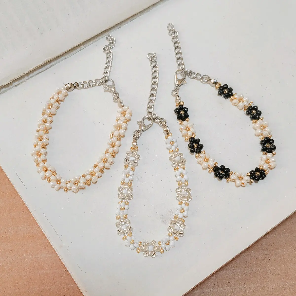 Gelang Manik Aesthetic Korea Elegan Minimalis
