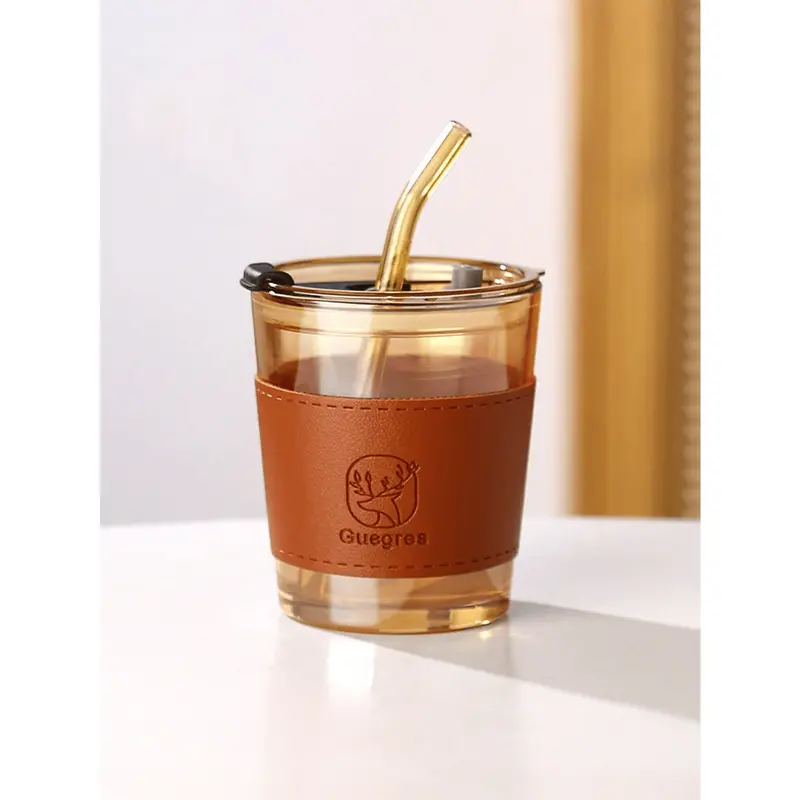 #KUP 1pc, 350ML Or 450ML Retro Transparent Water Cup, Glass Coffee Mugs With Straw And Lid, Iced Tea Cup, Juice Cup, Milk Cup, Coffee Cup, Thicken Wall Insulated Glass Cup With Protect Sleeve (Amber, Smoke Grey) 1