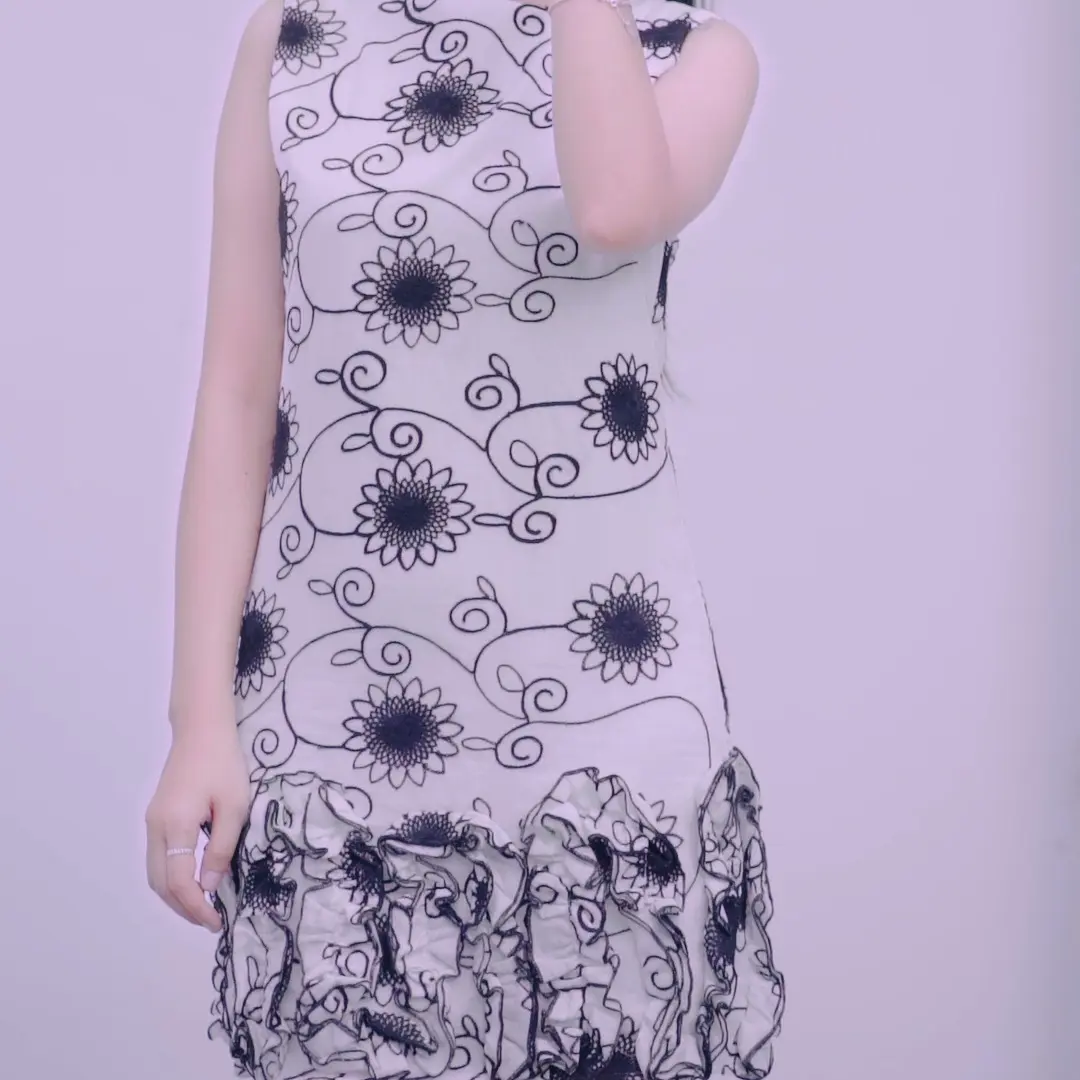 Váy cotton voile sát nách, lớp lót lụa hàng vnxk, bên dưới chân váy xếp cuốn biên | MSP: VCV23 Nữ Dress