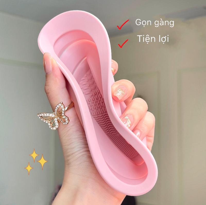Product Introduction of Dụng cụ vệ sinh cọ, giặt cọ, nước rửa cọ Miss Rose 2