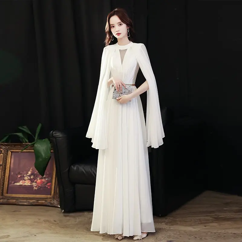 Váy dạ hội trắng đính đá - Set công chúa phối áo khoác lụa sang trọng