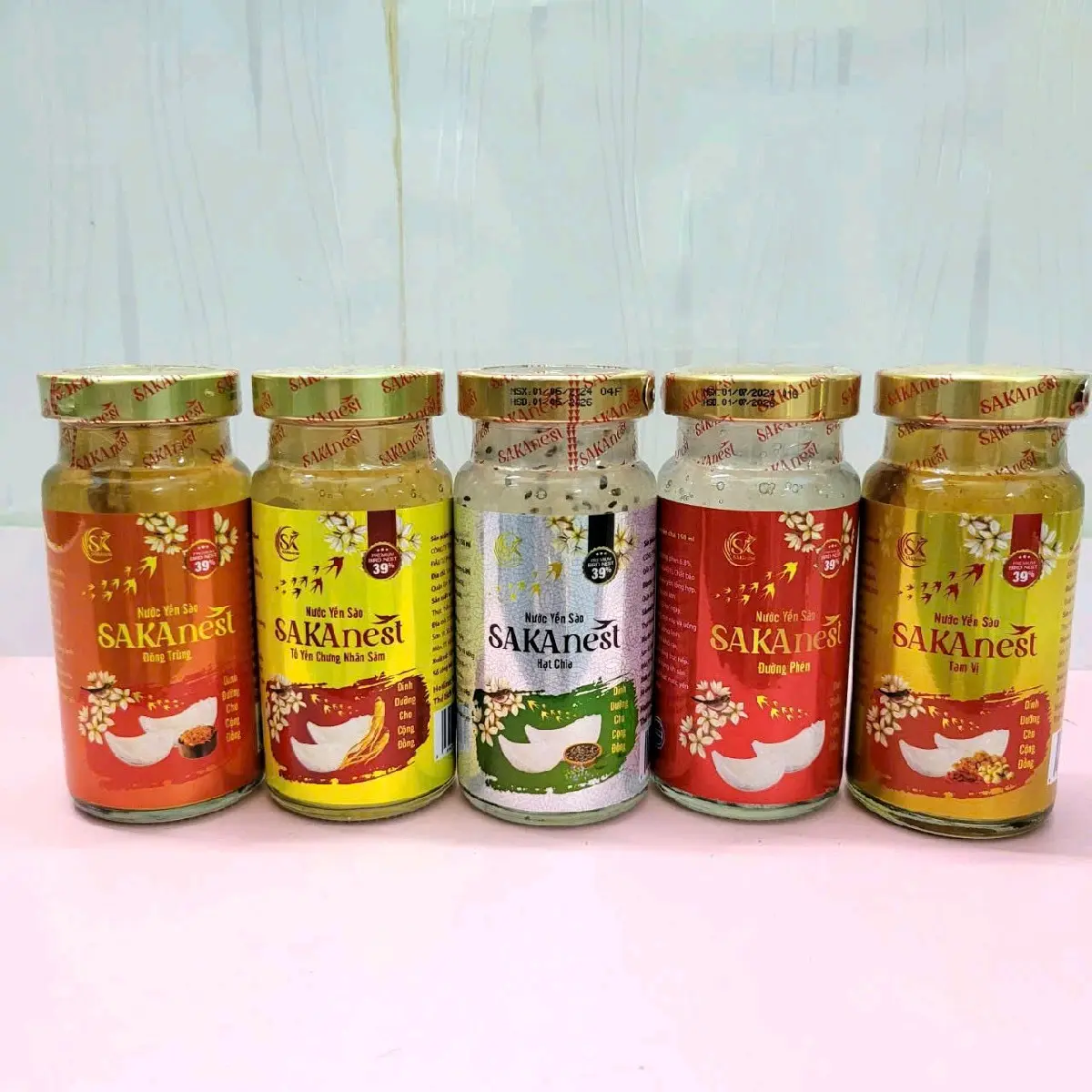 Combo 10 lọ SaKaNest 150ml-39   % yến Mix 5 vị ( yến chưng Đông Trùng Hạ Thảo 39% yến + yến chưng Đường Phèn 39% yến+ yến chưng Hạt Chia 39% yến + Yến chưng Tam Vị 39% yến + yến chưng Nhân Sâm 39% yến) dành cho Người Lớn
