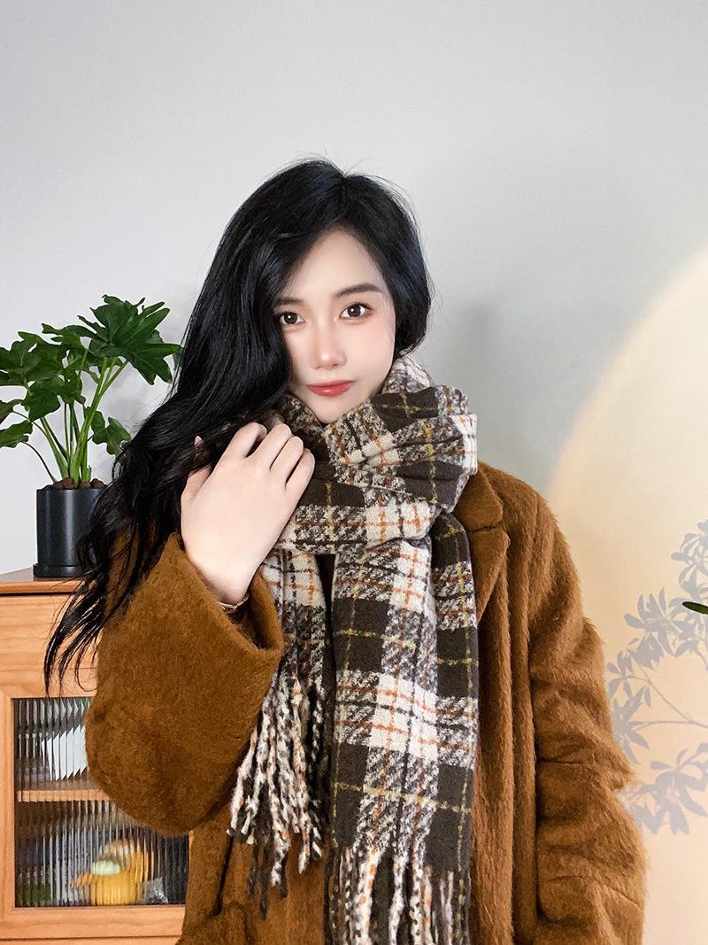 Product Introduction of Khăn choàng nam nữ Bluehope mùa đông dày dặn thời trang kẻ ô caro siêu xᶖnh chất mịn siêu chất KKHH Quàng Cổ Women 5