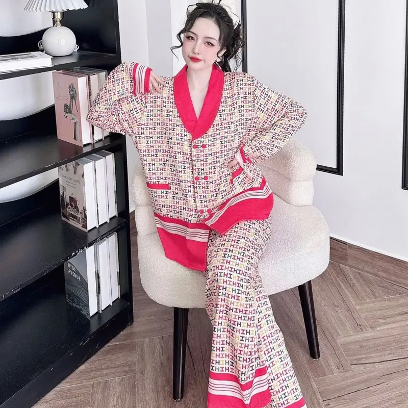 Đồ bộ pijama lụa latin cổ sam  in hoạ chữ H màu đỏ sang trọng có bigsize đến 90kg