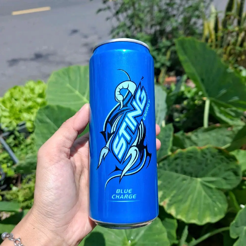 [6 lon] Nước uống tăng lực Sting Blue màu xanh dương Thái Lan 330ml (6 lon * 330ml) Food Ăn vặt nước ngọt