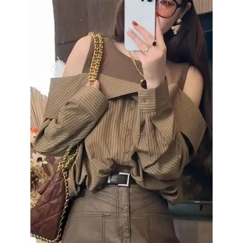 Striped Fake Two-Piece Off-Shoulder Blouse for Women, Autumn 2025 New Women's Loose Long Sleeve Top with Unique Design, Small Niche Women's 1.20