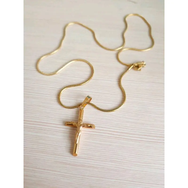 Kalung Salib Yesus Titanium Emas Silver Pria dan Wanita 5