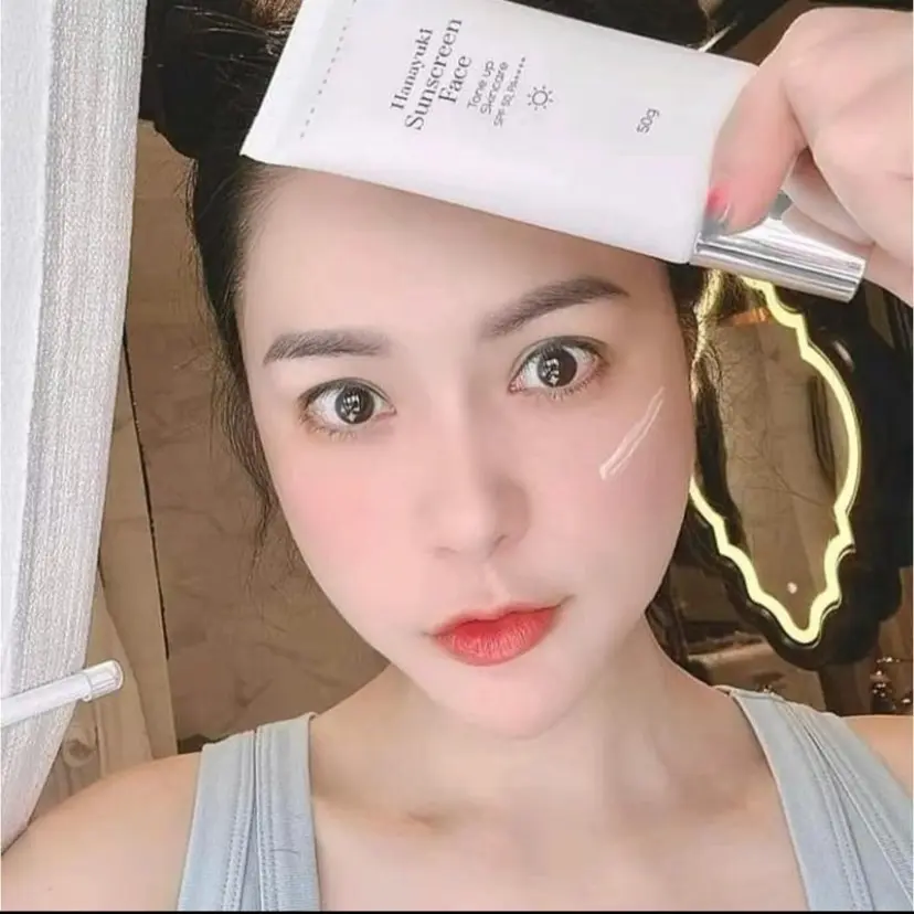 ‍️‍️chống nắng hana Không gây bết rít  Không lộ vân kem  Kiềm dầu cực đỉnh   Nâng tận 1, 2 tone da, da mặt cảm nhận nhẹ tênh  Vừa chống nắng vừa dưỡng da Cả nhà mình cần lb em nhé... Inbox hoặc đặt hàng
