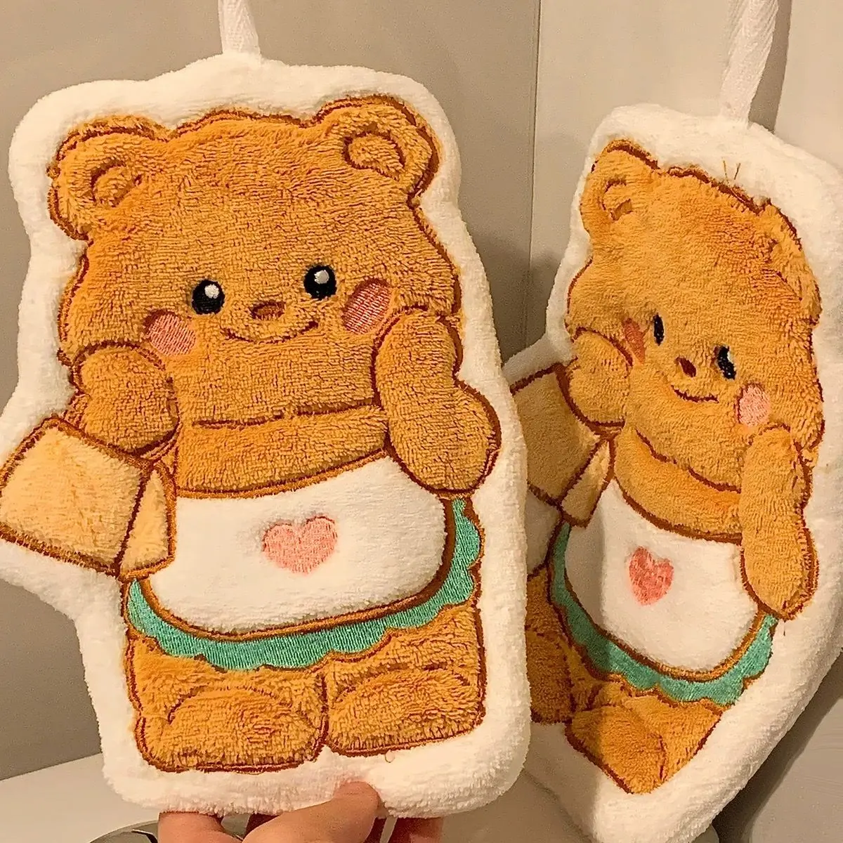 towel Butter bear hand towel Hanging kitchen and bathroom handkerchief Water-absorbing quick-drying towel Children's handkerchief rag