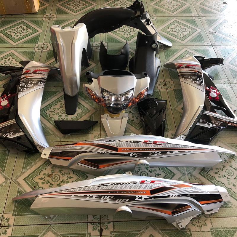 Bộ dàn áo sirius chưa kèm pha đèn, màu bạc đen, đi ốp đầu hello/ dè fi kèm tem.