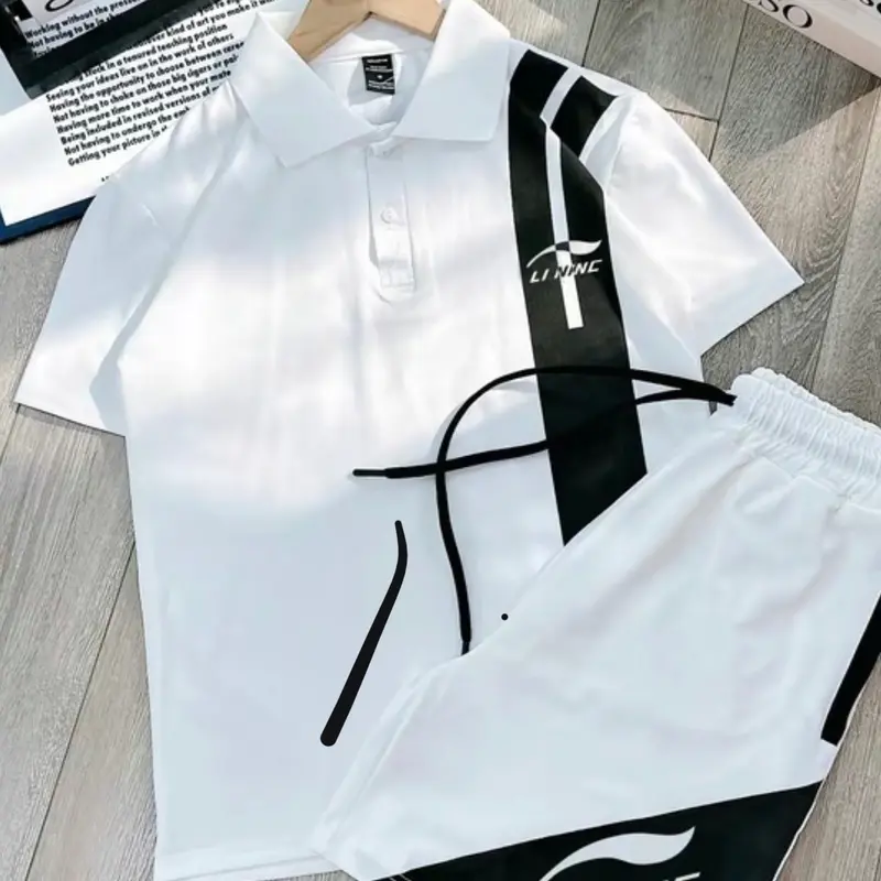 Bộ polo nam chất liệu vải poly co giãn 4 chiều giúp thoải mái khi mặc , với thiết kế tinh tế kiểu dáng xang trọng . Có thể mặc đi chơi đi dạo phố , shop em có 3 màu đủ size từ 45-82kg Có Cổ 1