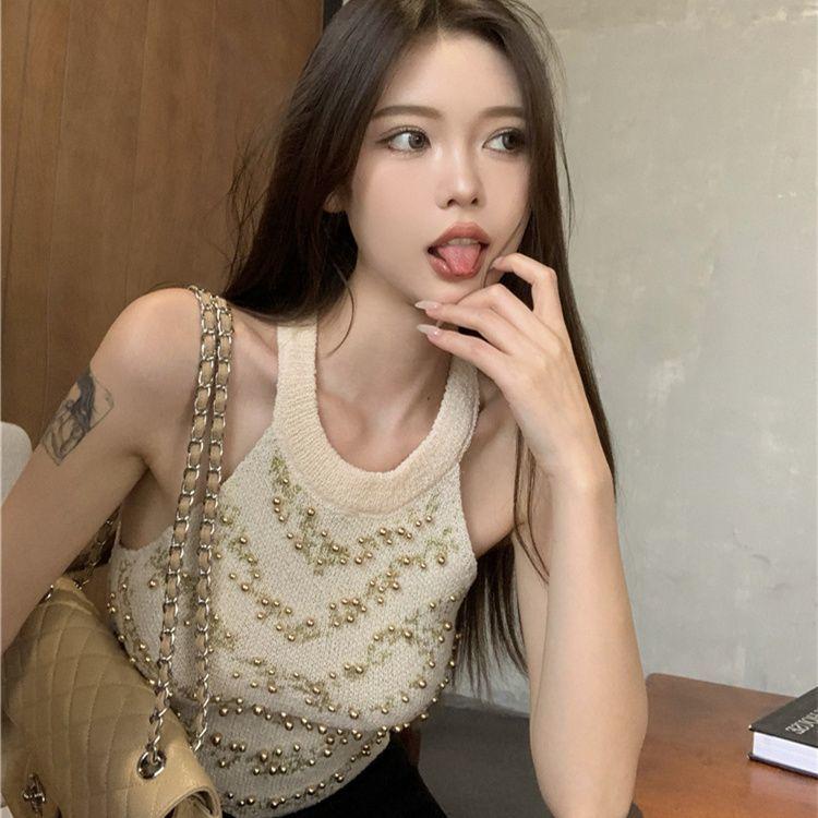 Product Introduction of Áo Vest Cổ Yếm Đính Cườm Phong Cách Pháp, Dây Đeo Spaghetti Cổ Điển, Hàng Mới Về Mùa Hè Của Phụ Nữ, Thiết Kế Độc Đáo Có Thể Mặc Ngoài Trời, Áo Ngắn Dệt Kim Cô Gái Nóng Bỏng Top Women 14
