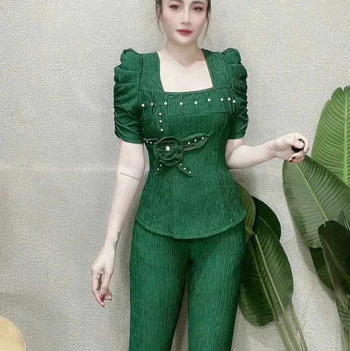 Đồ bộ quần dài tay ngắn cổ vuông trước áo có đính hạt kết hoa size từ 40-60kg chất vải xốp nhật Top