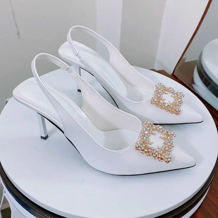 (Lùi 1 size phom rộng ) Giầy nữ gắn khuy vuông có trắng và đen Shoes GiàY DéP