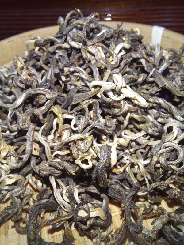 Trà Shan Tuyết Đặc Biệt ( trà Bích Loa Xuân Cổ Thụ ) trà xào trên chảo gang truyền thống , Nước Trà Chè Tea trà tắc thái xanh