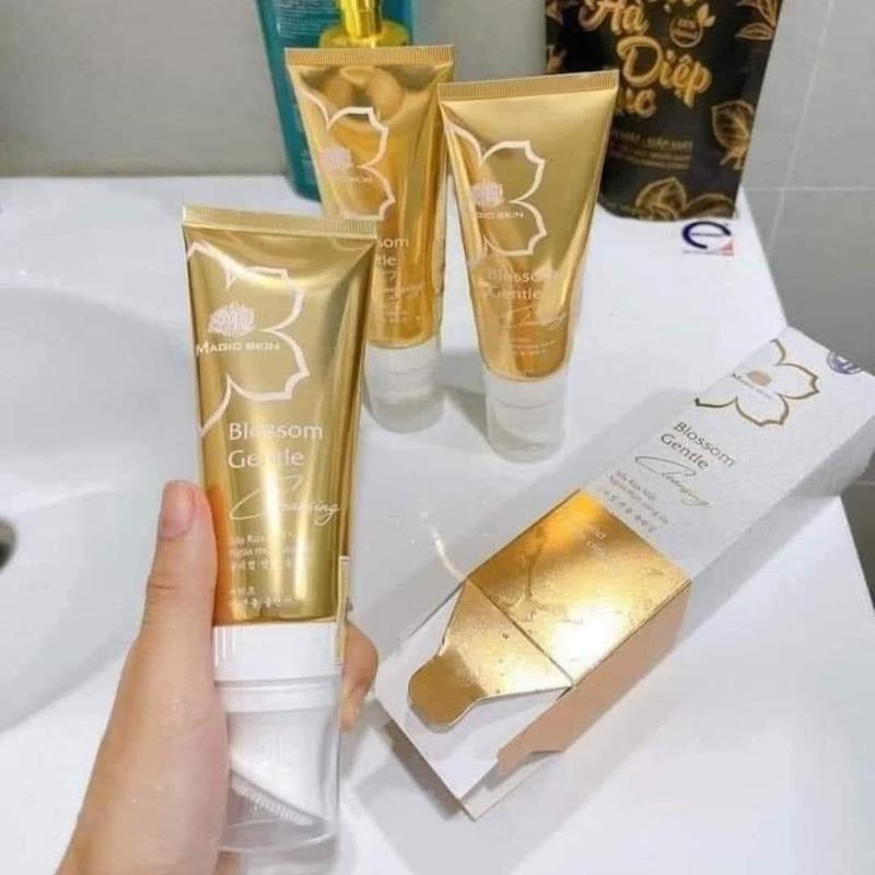 Sữa rửa mặt dịu nhẹ dưỡng trắng Magic Skin