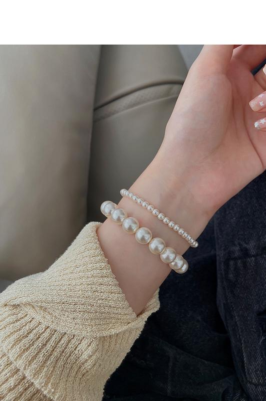 Product Introduction of 2024 New French Folding Bracelet Light Luxury Minority Exquisite Elastic String Bracelet 0