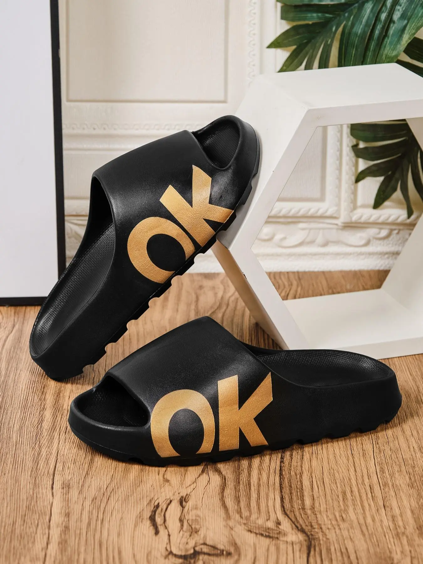 Men's Casual Letter Graphic Slides, Lightweight Comfortable Slippers for Daily Wear, Soft Non-slip Home Slippers for Indoor and Outdoor