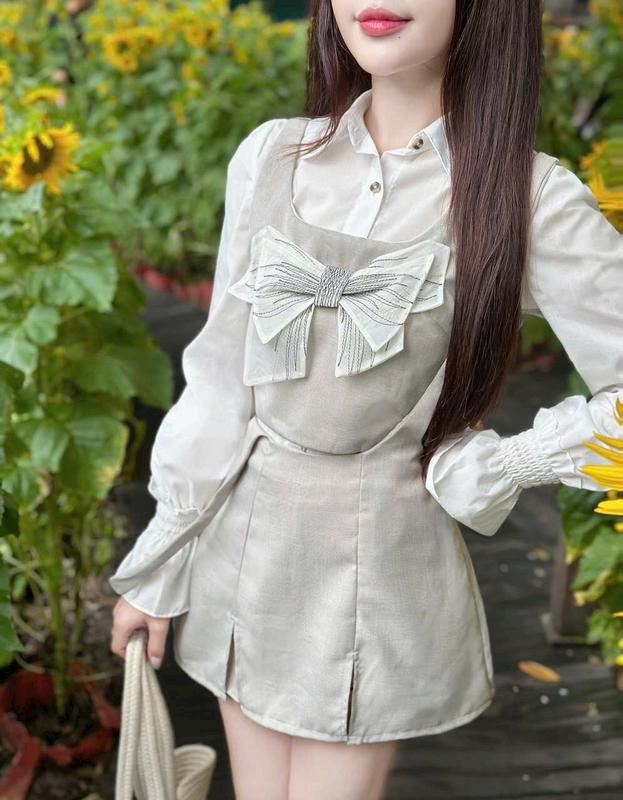 Sét 3 món , áo sơ mi tay phồng , áo ghille nơ thêu , yếm váy xẻ 1