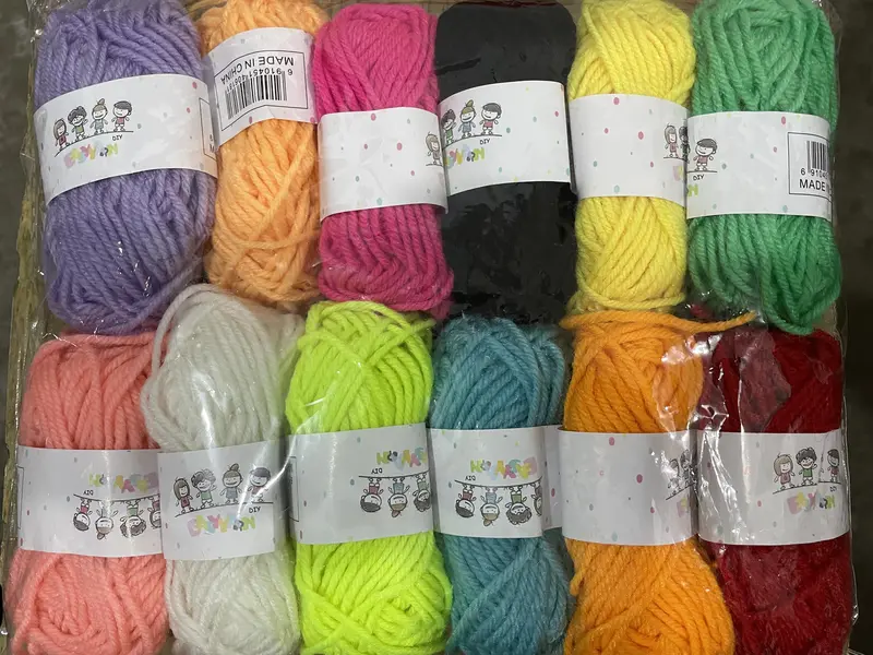 Set cuộn len 12 màu để làm đồ thủ công handmade trang trí làm đồ chơi mầm non DIY sáng tạo đa dạng 4