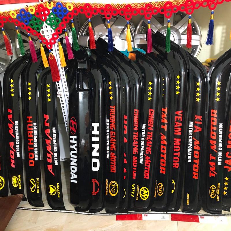 Vè cửa các dòng xe tải xe ben giá 1 đôi 2 cánh cửa gắn 2 bên cánh cửa xe che nắng che mưa chất liệu nhựa dẻo