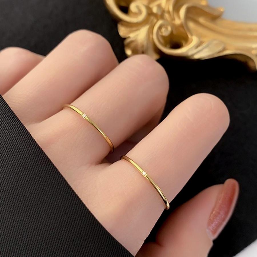 Cincin Titanium Tahan Karat Ultra-halus Berlian-set Sederhana Dan Modis Untuk Wanita Cocok Untuk