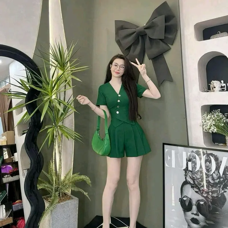 Sét Áo Ghile Quần Short Xếp Li Có Túi 2 Bên Dây Kéo Bên Hông freesize Nữ Top 2