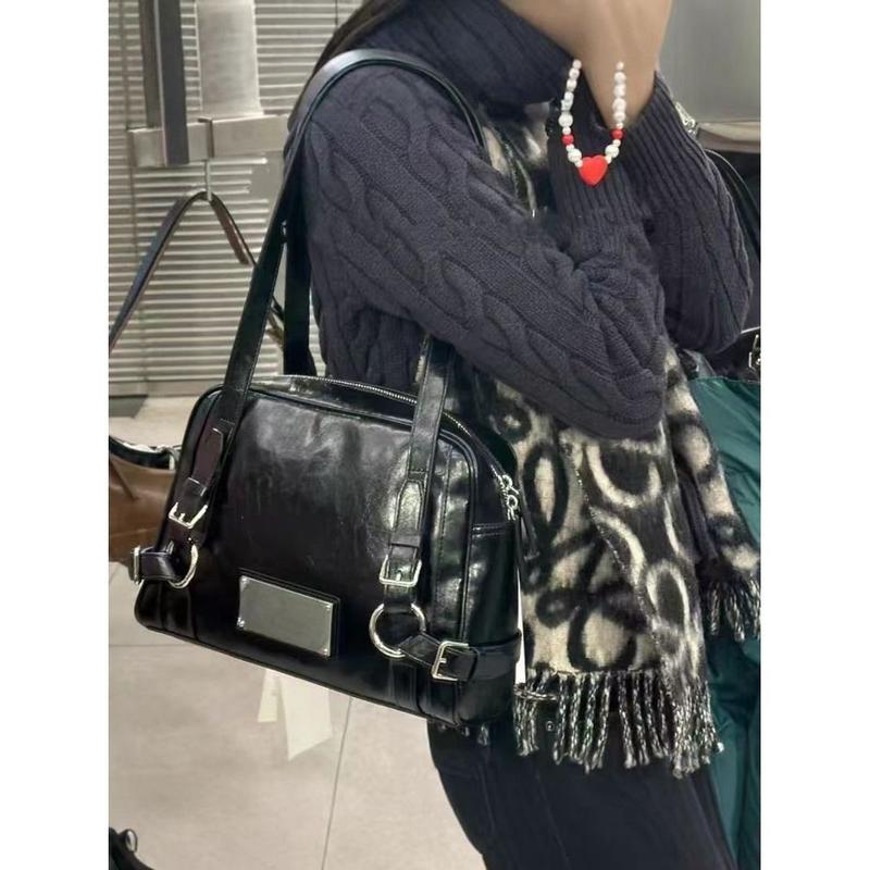 2025 South Korea New Shoulder Motorcycle Bag Special-Interest Design Bowling Bag Commuter Large Capacity Totes Vintage Handbag 1