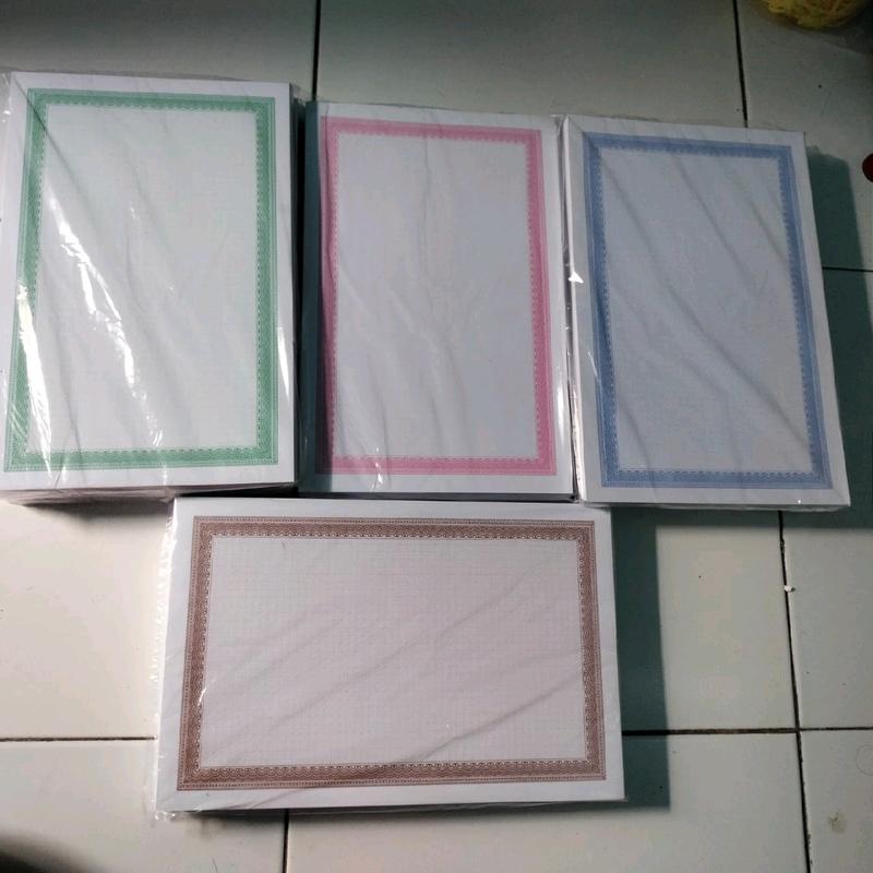 blangko sertifikat atau piagam  1pak 100lbr uk folio 0