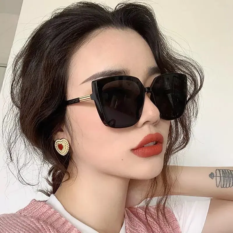 Kacamata Hitam Cat Eye frame Kotak Fashion casual mantai model Korea untuk Pria dan Wanita / Korean Sunglasses style READY STOCK Eyeglasses Aksesoris Eyewear i032 0