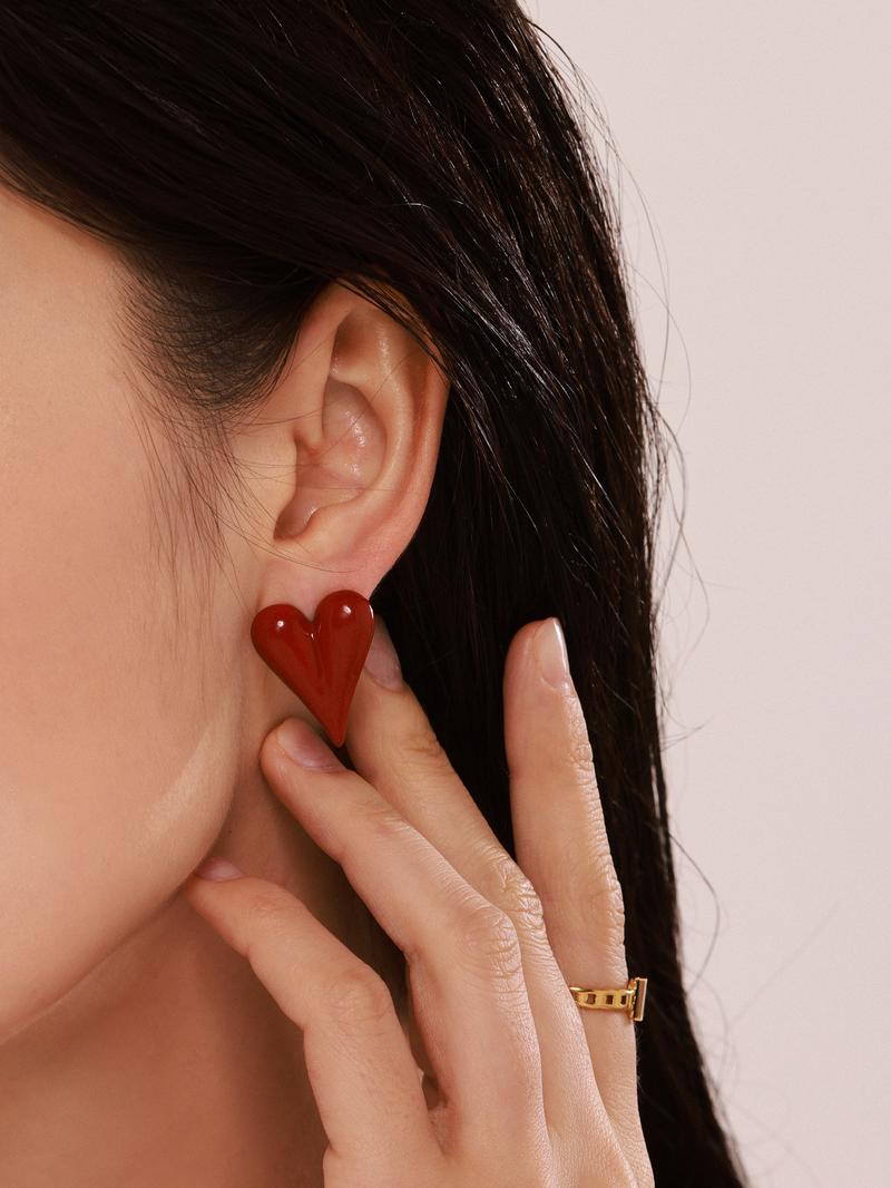 Product Introduction of Weighted Glaze Heart Earrings Ins Style Niche Heart Ear Studs for Women Stainless Steel PVD Plating Factory 1