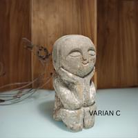 Gambar Leolle Bali Patung Batu Ukiran Handmade | Dekorasi Rumah Zen & Minimalis | Pajangan Meja Batu Alam Pahat Estetik | Ornamen Interior Patung Meditasi Unik | Hadiah Unik Bali Gift | Kado Housewarming Vintage | Natural Stone Art Sculpture - VARIAN A dari Leolle Bali Kota Denpasar 5 Tokopedia