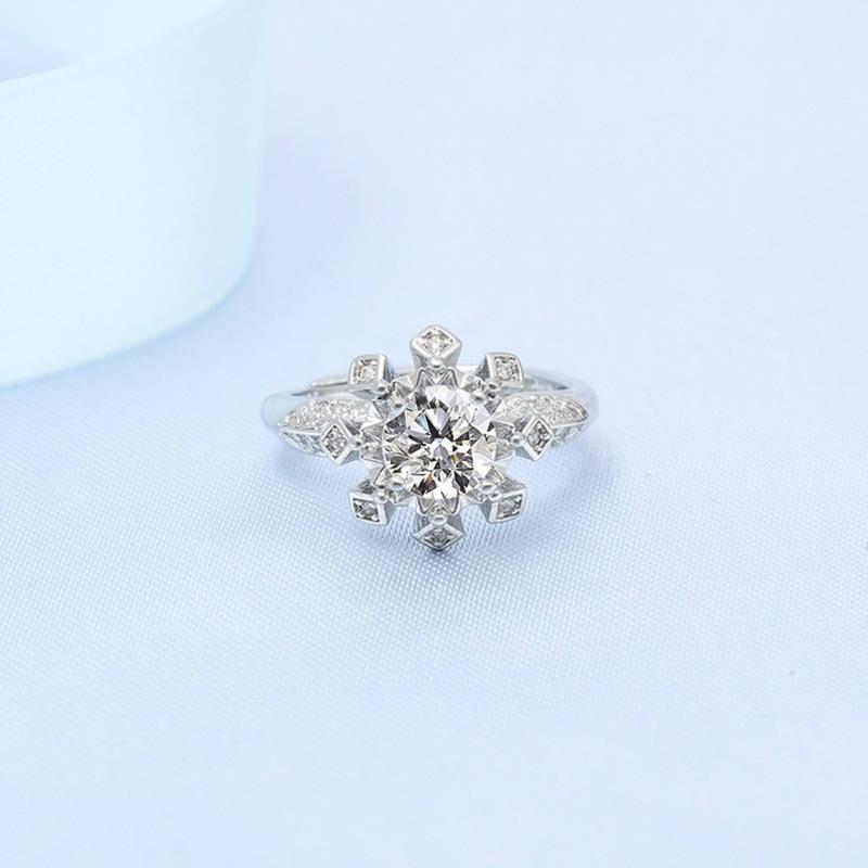 Product Introduction of (With Gra Certificate)S925 Silver White Diamond Flower Ring Fashion SUNFLOWER Moissanite Ring 17