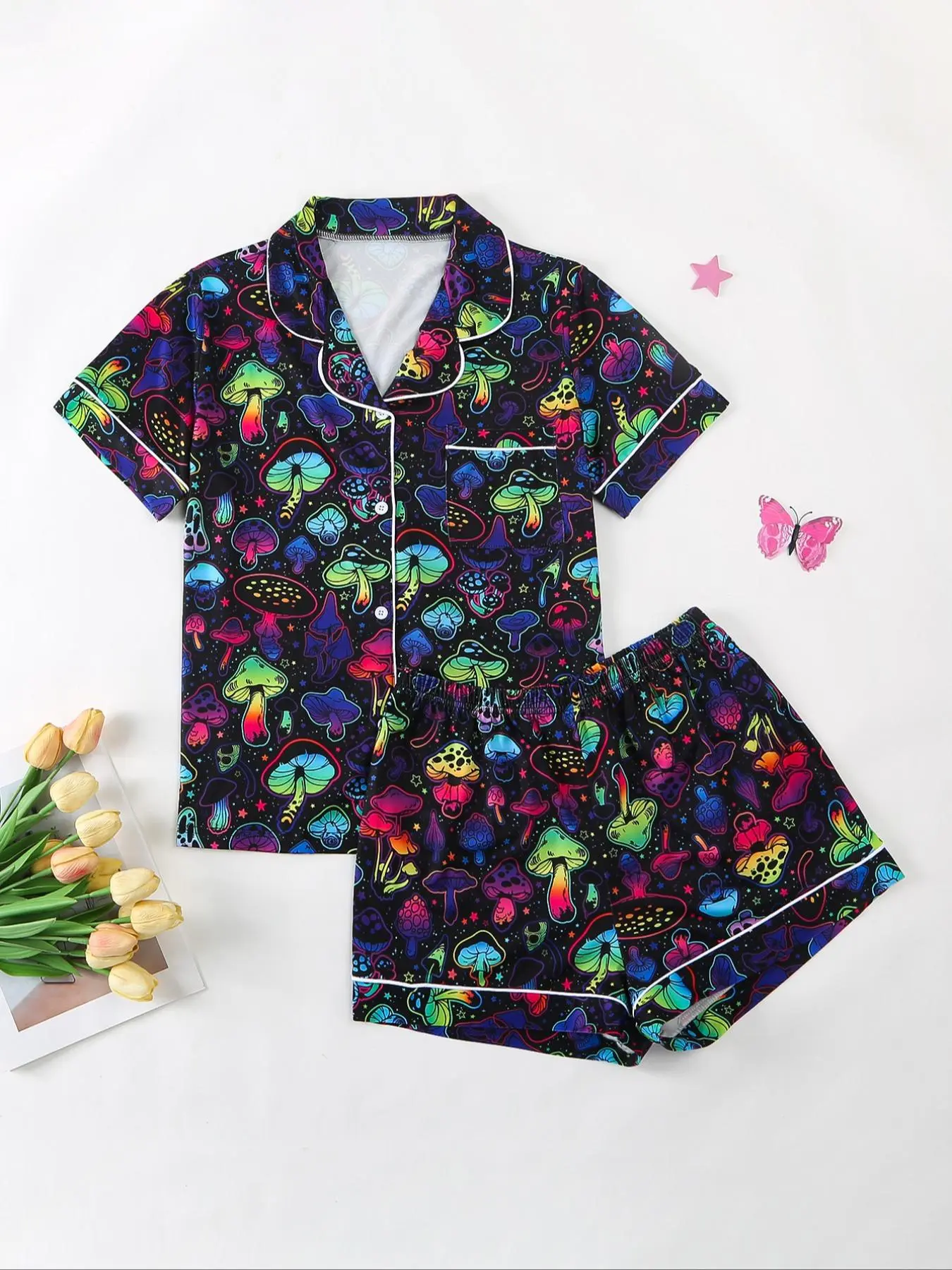 Women's All Over Strawberry Print Lapel Neck Pajama Set, Casual Comfy Short Sleeve Top & Pants PJ Set, Ladies Sleepwear for All Seasons