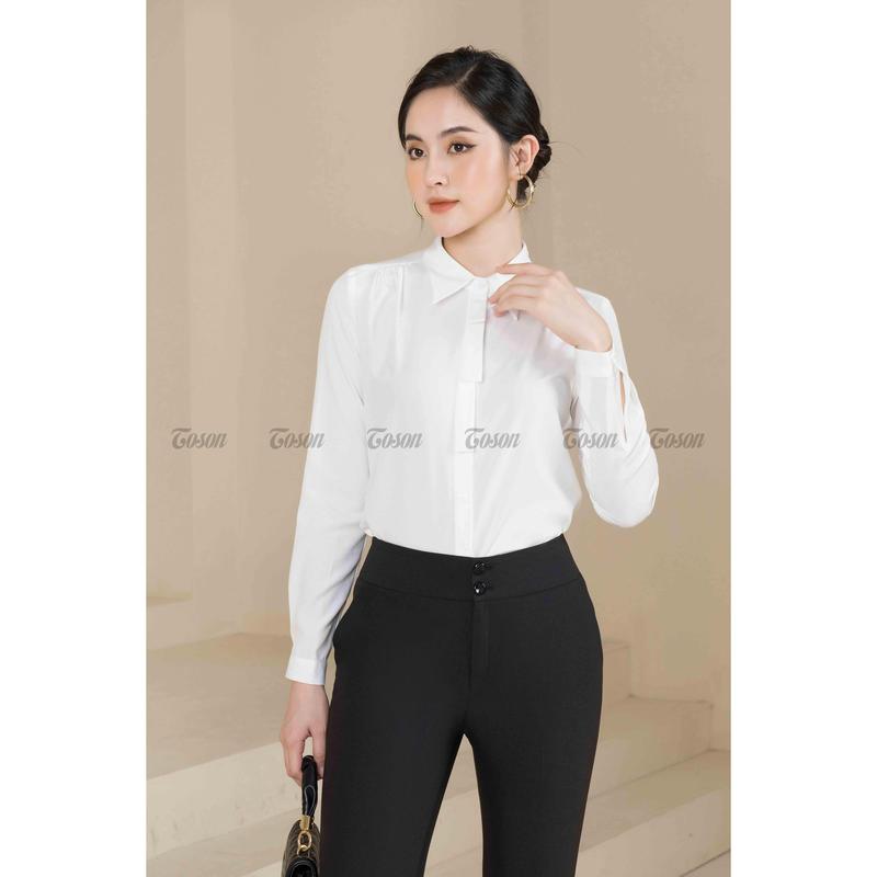 Áo sơ mi thô đũi trắng cổ đức dài tay, nẹp xếp nơ 12330W01 Toson 0