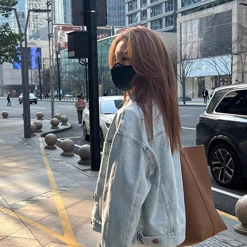 Product Introduction of Áo Khoác Denim Cổ Điển Phong Cách Instagram Người Nổi Tiếng Trên Internet, Chất Liệu Cotton Đã Giặt, Dành Cho Nữ, Thích Hợp Cho Mùa Xuân Và Mùa Thu, Mỏng Và Phong Cách Hàn Quốc, Dáng Rộng Vừa Vặn, Áo Sơ Mi ngắn Tay Và Dài, Phong Cách Âu Mỹ 3