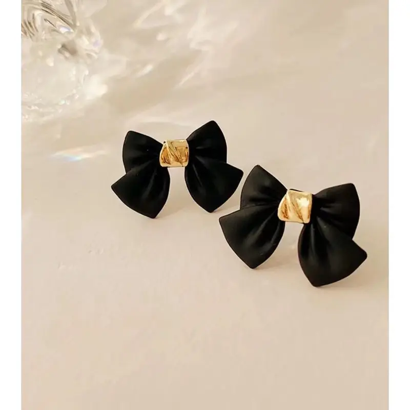 Mimosa.id Hepburn Anting tusuk dengan Desain Ribbon Untuk Wanita 4