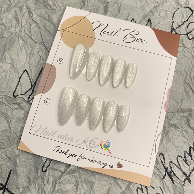 K02- nail box thiết kế Mắt mèo kim cương trơn nền trong có thể lộ móng thật