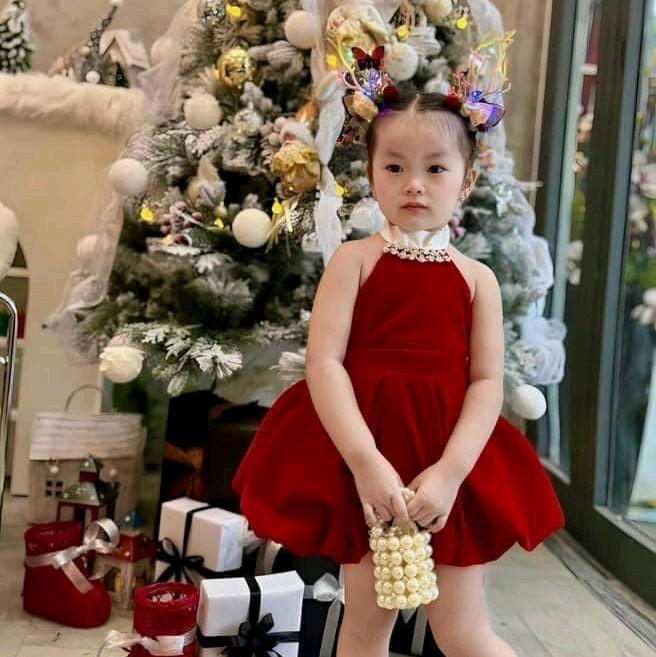 8 đến 28kg.váy yếm nhung cho bé gái.váy Noen cho bé gái.váy cho bé mang Noen tết.váy đỏ cho bé gái