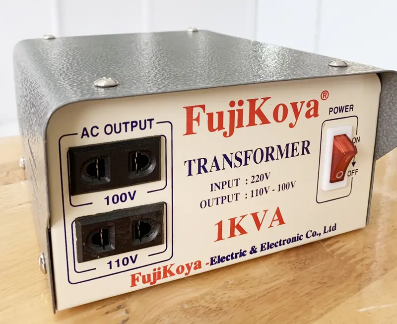 Biến Áp Sắt Treo Tường Công Suất 1KVA FujiKoya. Input 220V- Output 120V-100V 2