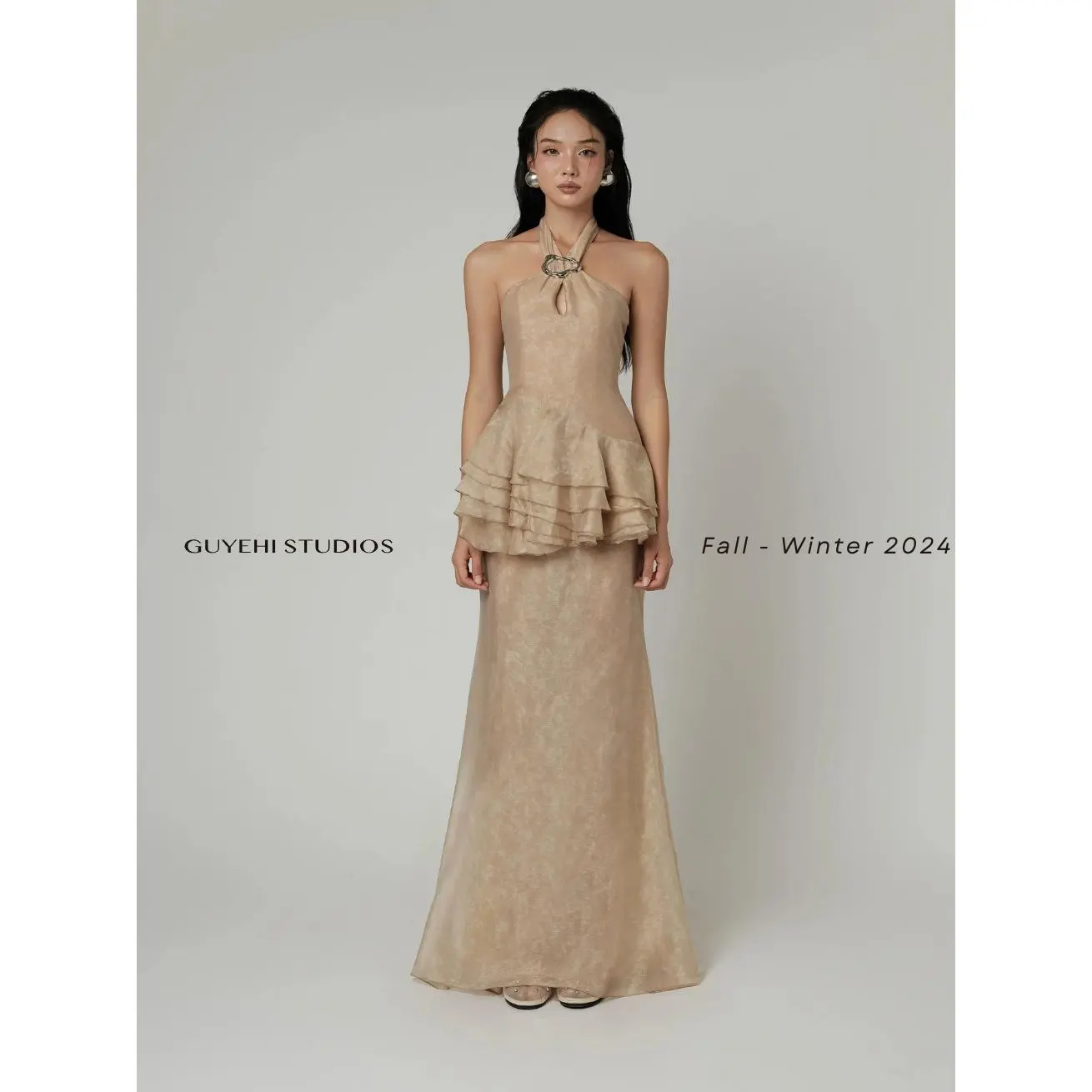 Set áo kèm chân váy - FLEUR HALTER NECK TOP & PEPLUM SKIRT SET - GUYEHISTUDIOS