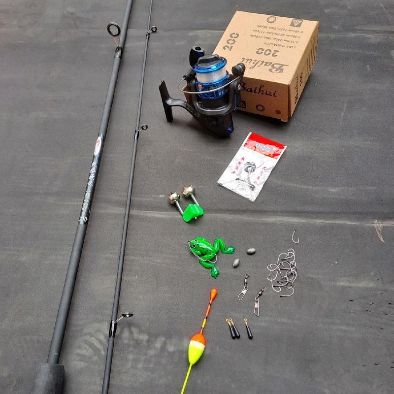 bộ cần câu lure máy đứng. cần sói đen 2 khúc kèm máy nhựa có cước yf200 Bắt Cá Đi Câu
