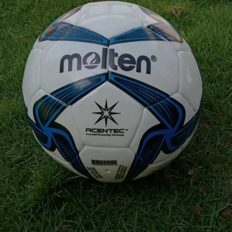 Bola bola Sepak Molten Size 5 Gratis Pentil & Jaring 1