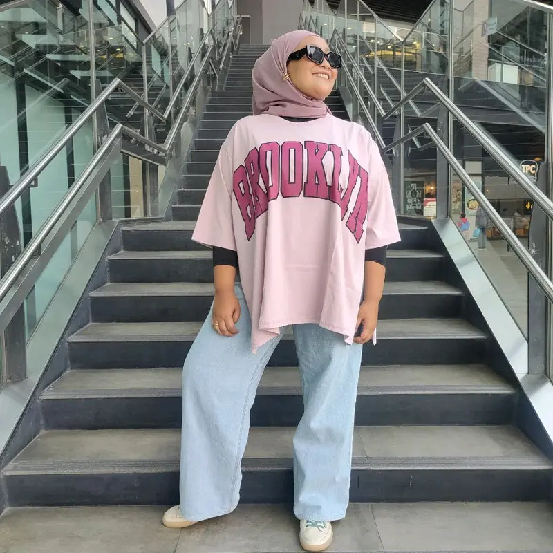 Kaos Oversize Nagita Bangkok Wanita Style Hijab Jumbo Kekinian 2025 Aesthetic Slit Samping Baju Belahan Tinggi t-shirt Atasan Cewek Korean Style Trend Bisa COD Santai combed Oblong Nyaman 1