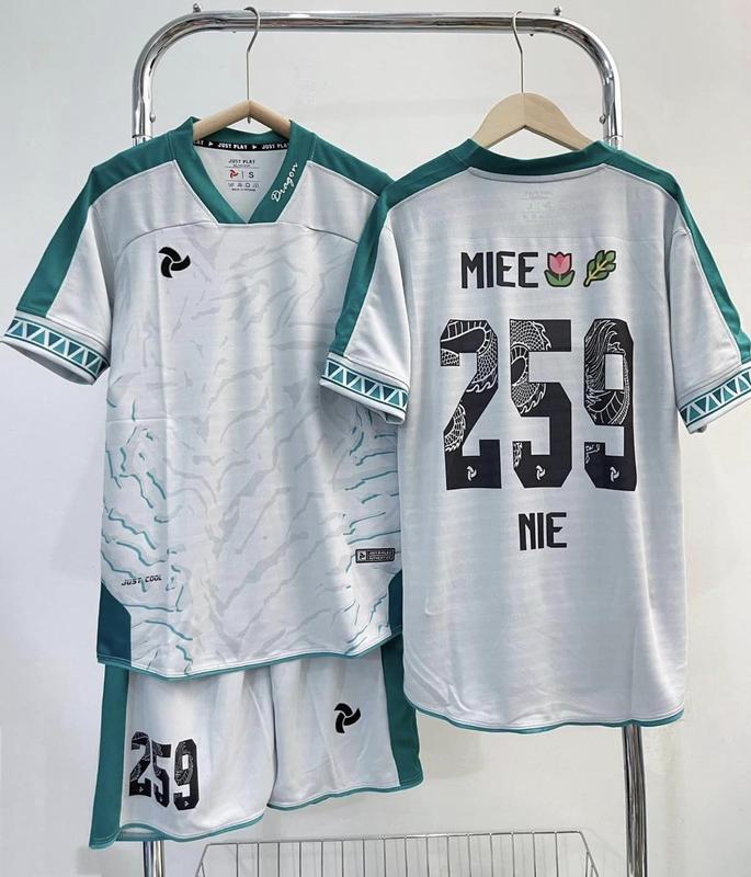 CÓ IN TÊN - áo bóng đá JP TRẮNG VIỀN XANH chất liệu thun thái thoáng mát cho cả nam và nữ - Top Sport