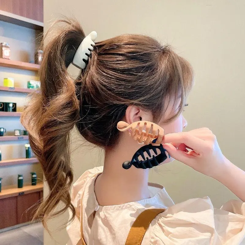 Kẹp Chuối Acrylic Hàn Quốc, Dễ Phối Đồ Thời Trang Đơn Giản, Kẹp Tóc Càng Cua Lì Màu Trơn Ngọt Ngào Phụ Kiện Tóc Cố Định Tóc Dây Buộc Tóc Nữ Thanh Lịch 1