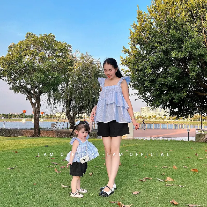 [MẸ/BÉ TRAI GÁI] Đồ đôi mẹ bé trai gái áo caro xanh nhí mix sort đen cho mẹ bé đi chơi 3