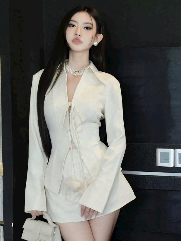 D281 Cabernet Sophia Set gồm áo tay dài kín lưng và chân váy dáng ngắn đi dạo phố đi kèm quần bảo hộ rời