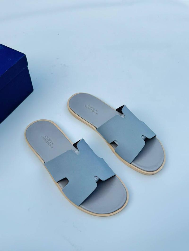 Product Introduction of Dép lê thời trang quai ngang chữ H đế xanh than 2 màu mẫu mới. Hàng đẹp đủ size có sẵn 4