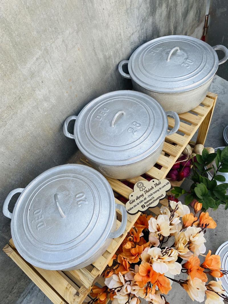 Product Introduction of [Có rế tre] Nồi gang đúc số 20-28-30.Nồi nấu cơm, kho thịt cá, nấu canh, xào, nguyên khối 2